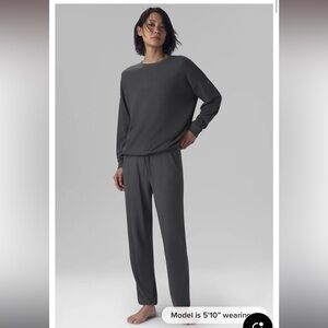 ALO Yoga Soho Pullover Charcoal Gray Crewneck